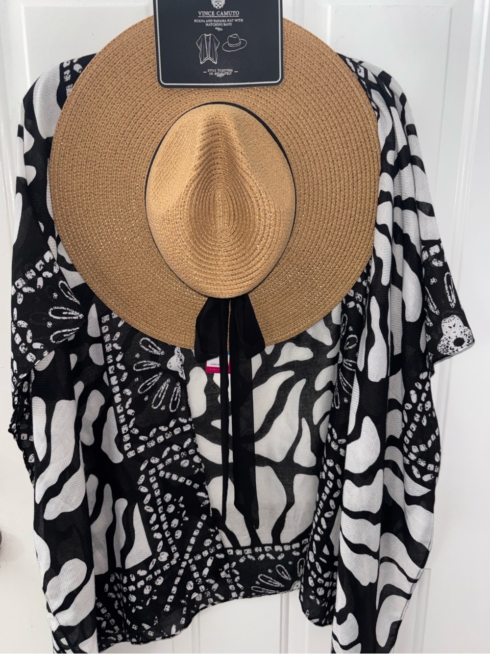 Vince Camuto Ruana w/ Panama Hat & matching Kimono, NWT